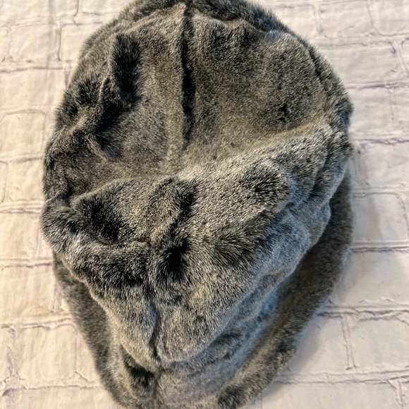 FAUX FUR GREY/BLACK WOMEN’S BUCKET HAT ACRYLIC OUTER FIT LARGE - Picture 4 of 10